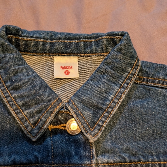 Fabkids ruffle trim denim jacket size 3T NWT - Picture 2 of 2